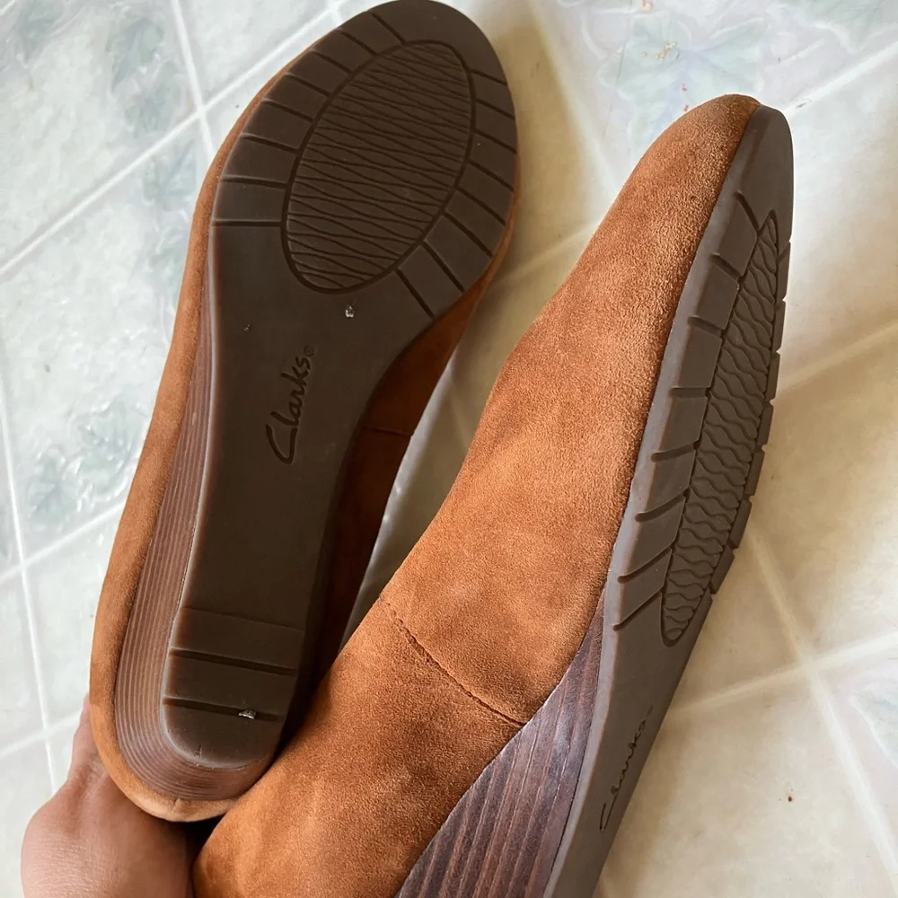 Clarks artisan Tan suede Wedges‎ 2